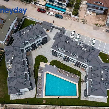 Whitestone Homes 아파트